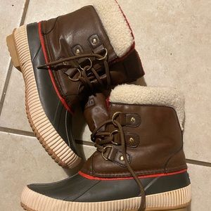 Tommy Hilfiger women size 8 winter boots